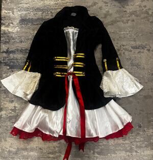 Girls Pirate costume with hat